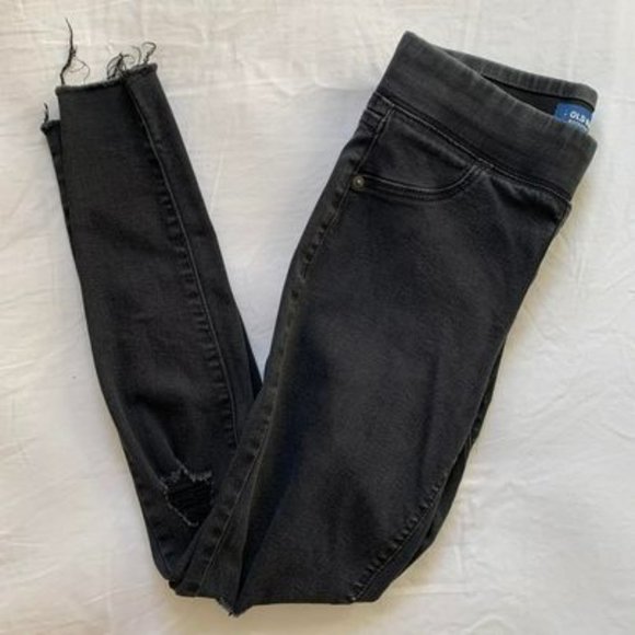 Old Navy Black Ripped Ankle Skinny Jeans - Picture 1 of 3